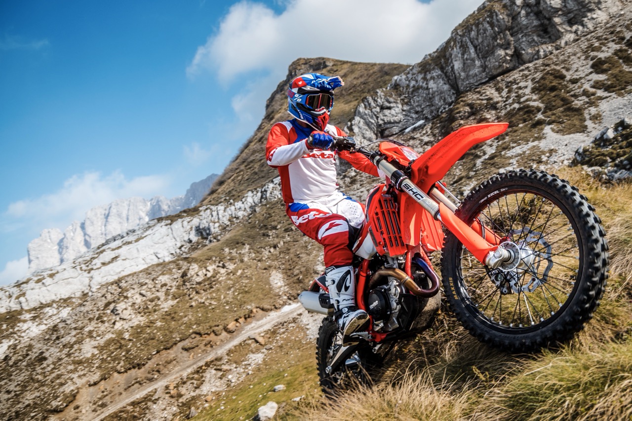 RR X-PRO 4T 390, vista editorial 3