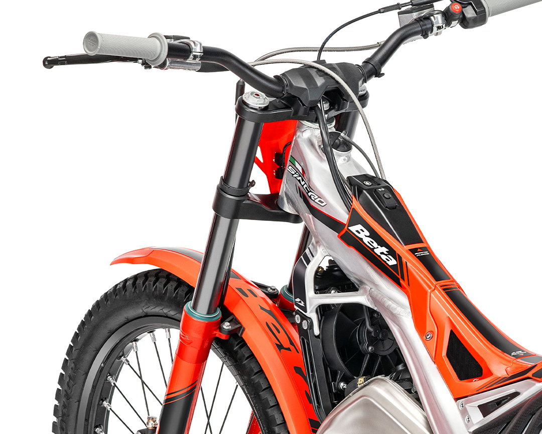 SINCRO 2T 250, vista editorial 2